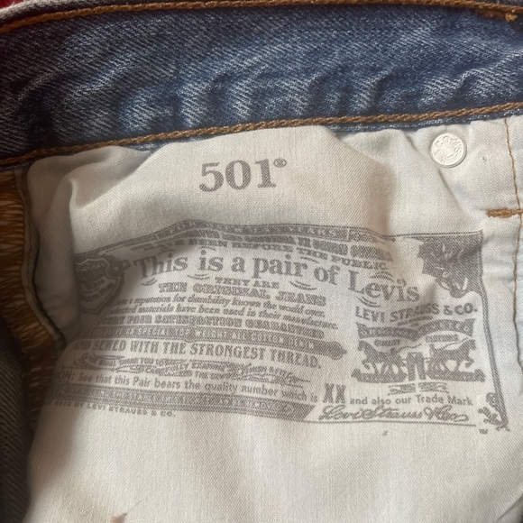 Levi’s 501 Button Fly Denim Shorts - Picture 7 of 7